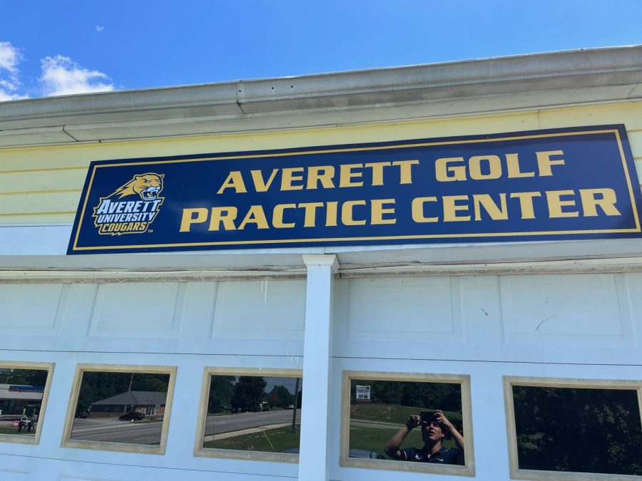 Main sign of Golf facility