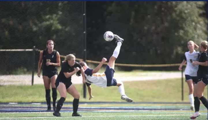 Raising Star: Celia De Diego Shines in Collegiate Soccer